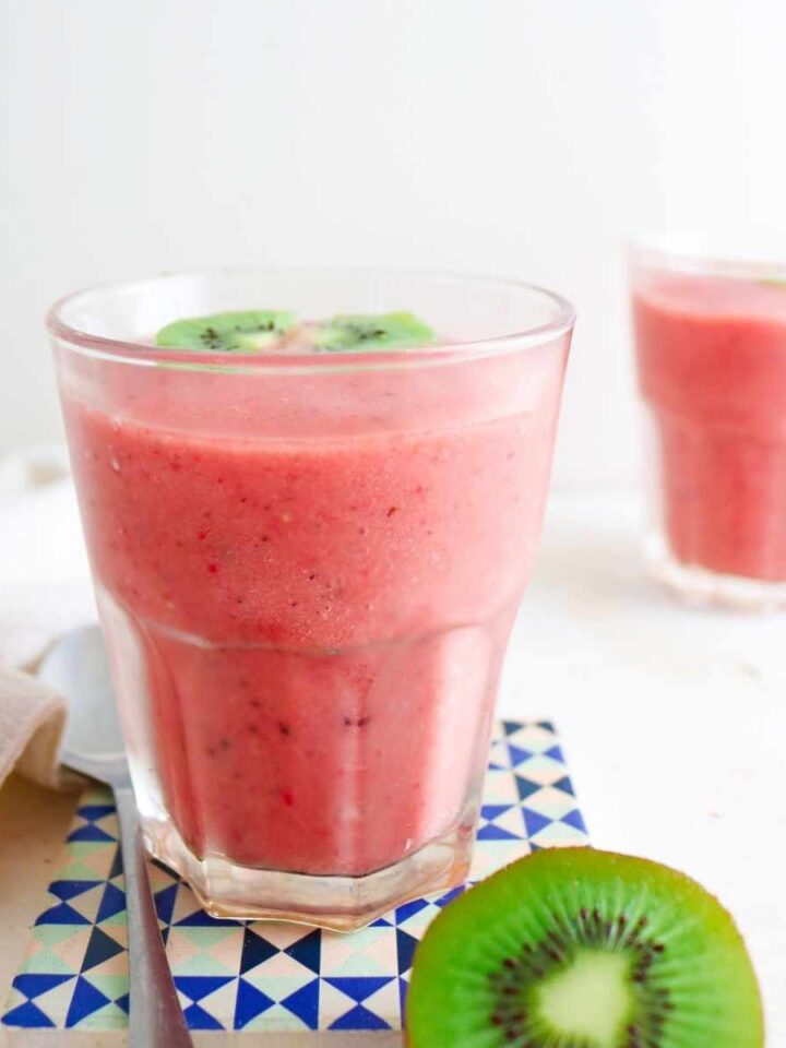 strawberry kiwi pineapple smoothie in a glass