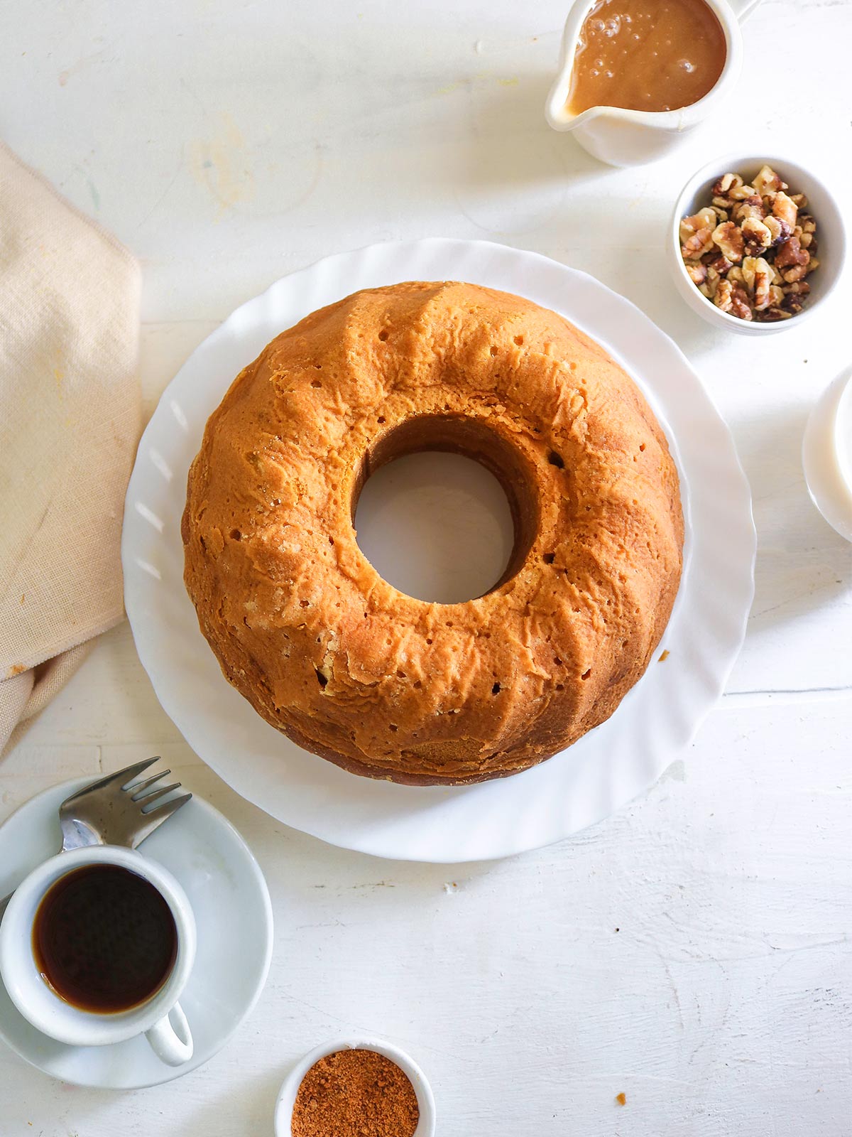 Vegan pumpkin bundt cakewithout glaze