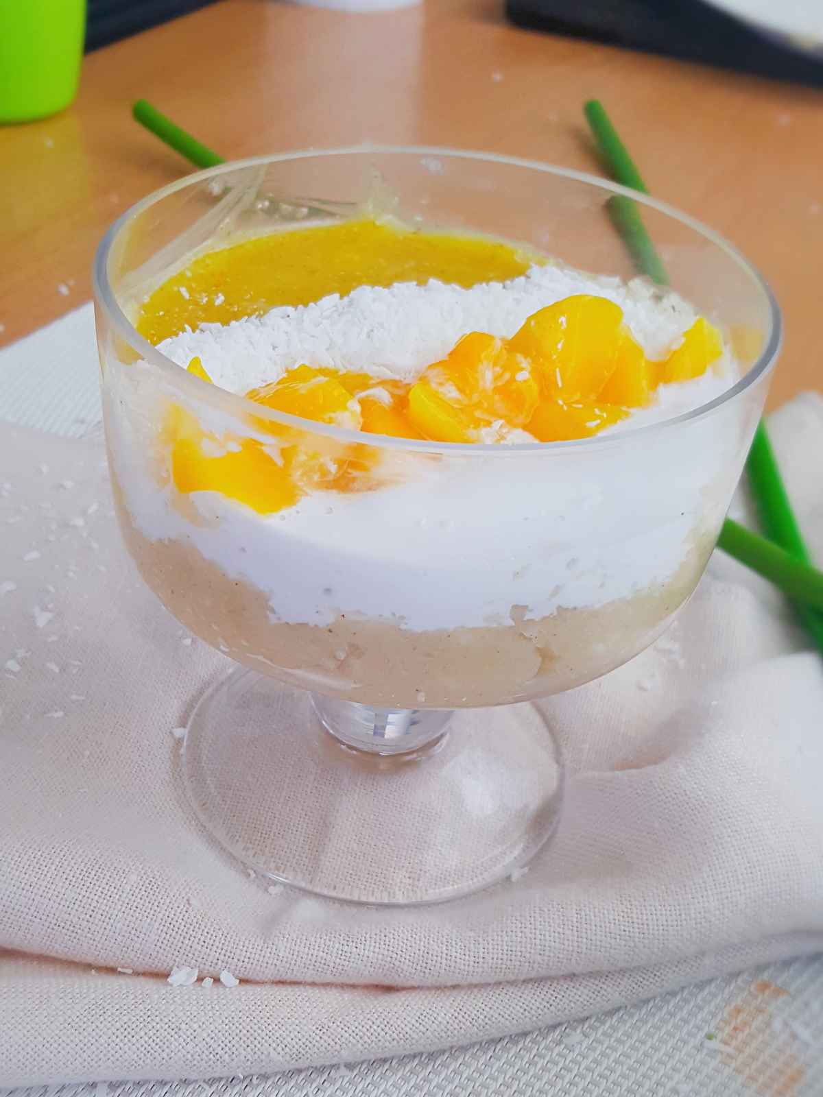 Side view of semolina pudding jar.